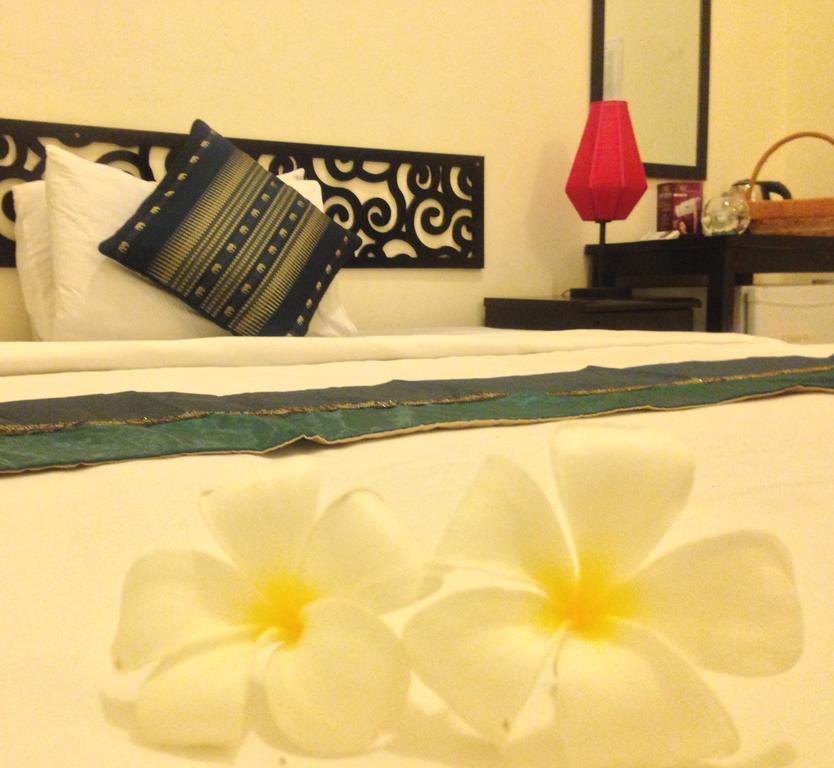 New Season Riverside Hotel Phnom Penh Exterior foto