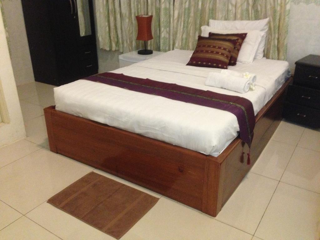 New Season Riverside Hotel Phnom Penh Exterior foto