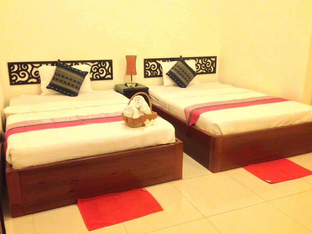 New Season Riverside Hotel Phnom Penh Habitación foto